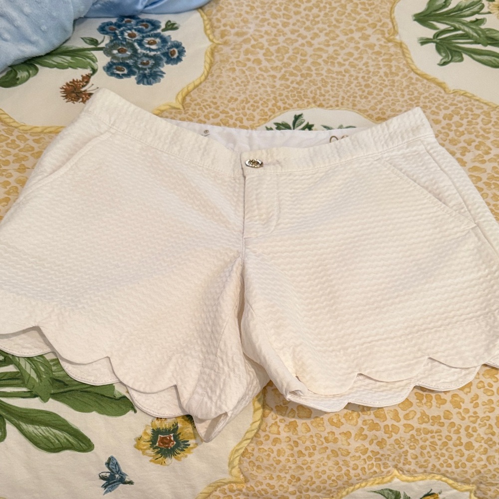 Lilly Pulitzer Cream Scalloped High Waist Shorts